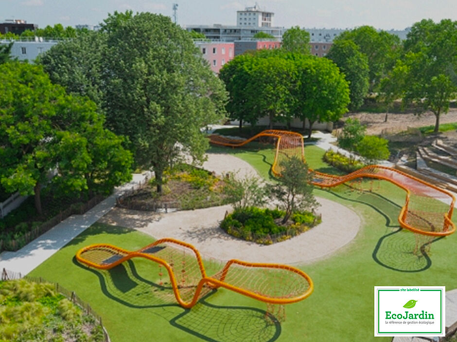 Vue aérienne de l'aire de jeux du Parc des Courtillières - Agrandir l'image (fenêtre modale)